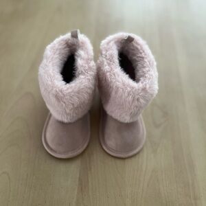 Carter’s baby boots.  Fits 9-12 months.  Dusty pink. NWOT
